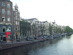 Amsterdam yerin dibine giriyor