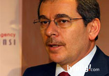 AK Partili Şener mahkemeye çattı
