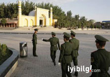 Çin, Doğu Türkistan'da cami yıktı!