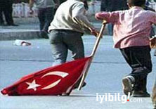 Ergenekon'un bayrak provokasyonu!