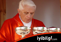 Papa: Dini simgeler serbest bırakılsın