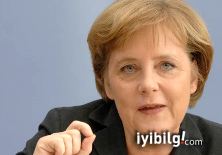 Merkel'den küfüre sert tepki