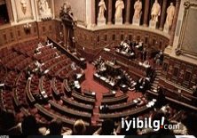 Fransa Senatosu 'inkar' yasasını kabul etti