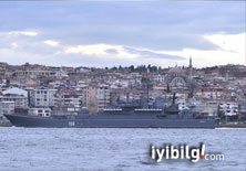 Rus savaş gemileri İstanbul Boğazı'nda