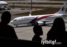 Malezya uçağının 'turuncu parçaları' aranıyor