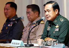 Ordu komutanı kendisini başbakan ilan etti

