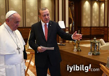 Papa'ya Fatih'in Bosna fermanını hediye etti